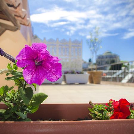 Petrino Aparthotel Rhodes City Стая снимка